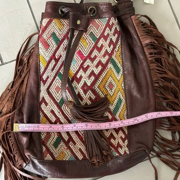 Moroccan Vintage cross body Kilim bag with fringe - Picture 4 of 7